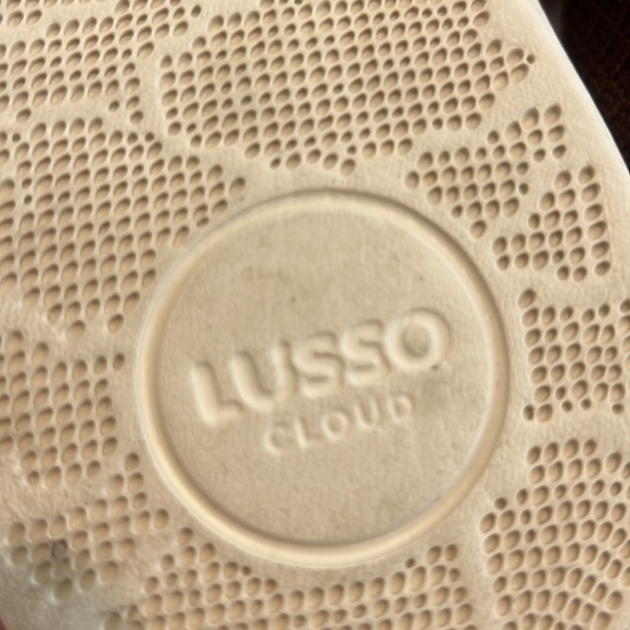 LUSSO (RARE - Sold Out) Brown Esto Waffle Slippers EUC Size 6-6.5 - Picture 8 of 10